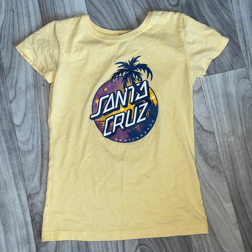 Santa cruise shirt size Medium7/8 in girls